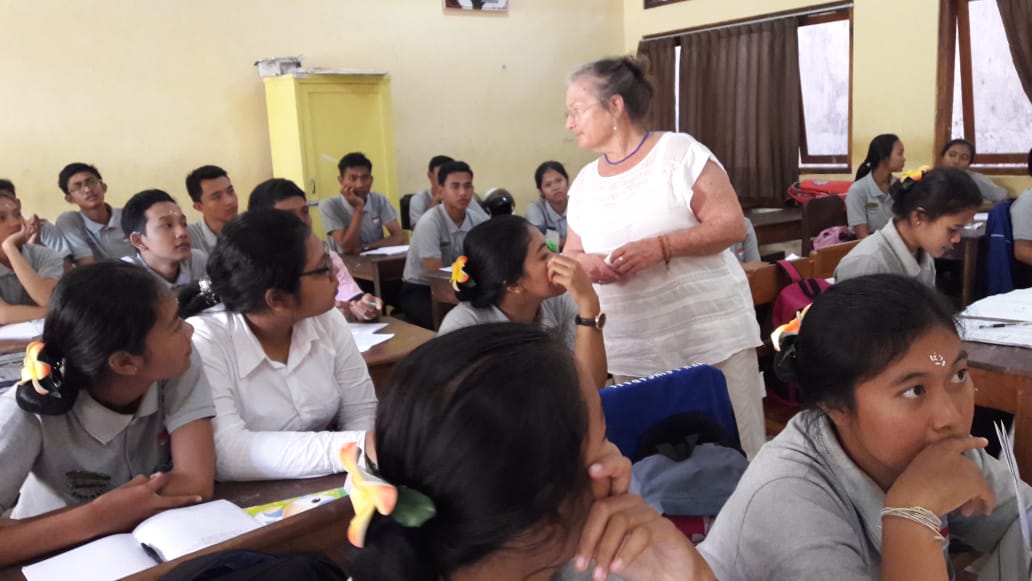 Kunjungan Native Speaker ke SMKN 1 Singaraja