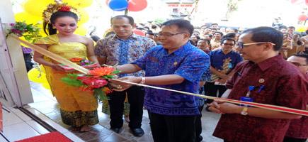 Pemkab Buleleng Apresiasi Kehadiran Alfamart di SMKN 1 Singaraja