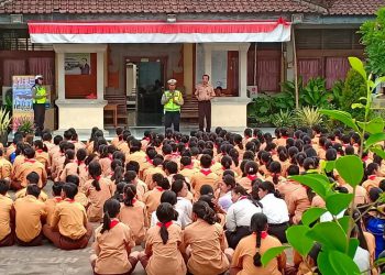 Polres Buleleng Ajak Siswa SMKN1 Singaraja Gelorakan Tertib Berlalulintas