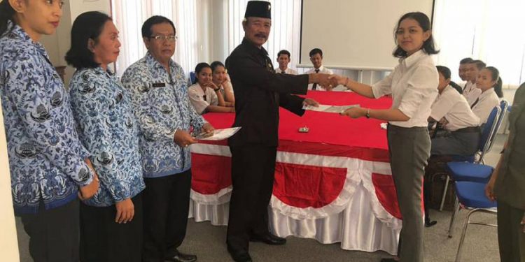 Serah Terima Siswa Magang Dari SMK Negeri 1 Singaraja Di Dinas Kebudayaan